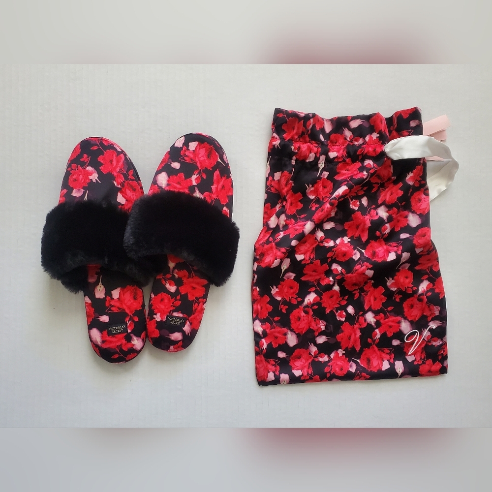 Victoria's Secret Red and Black Floral Slipper Gift Set Sz L (9-10)